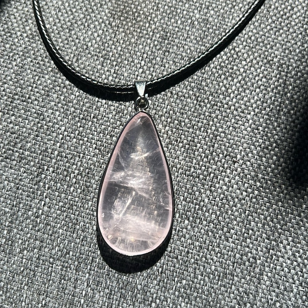 Gorgeous Teardrop Rose Quartz Necklace
